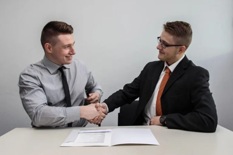Cash Home Buyers vs. Realtors: Which Is Faster for Selling Your House?