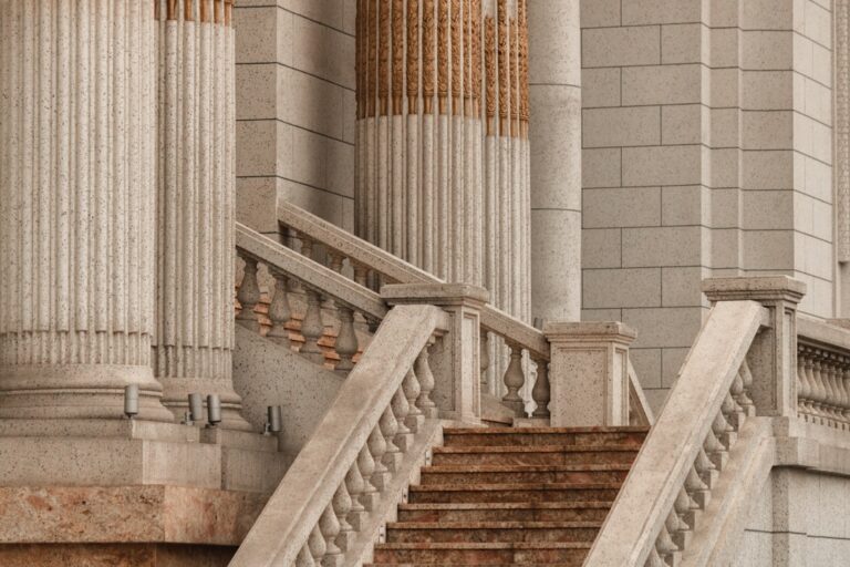 Stone courthouse steps and classical columns