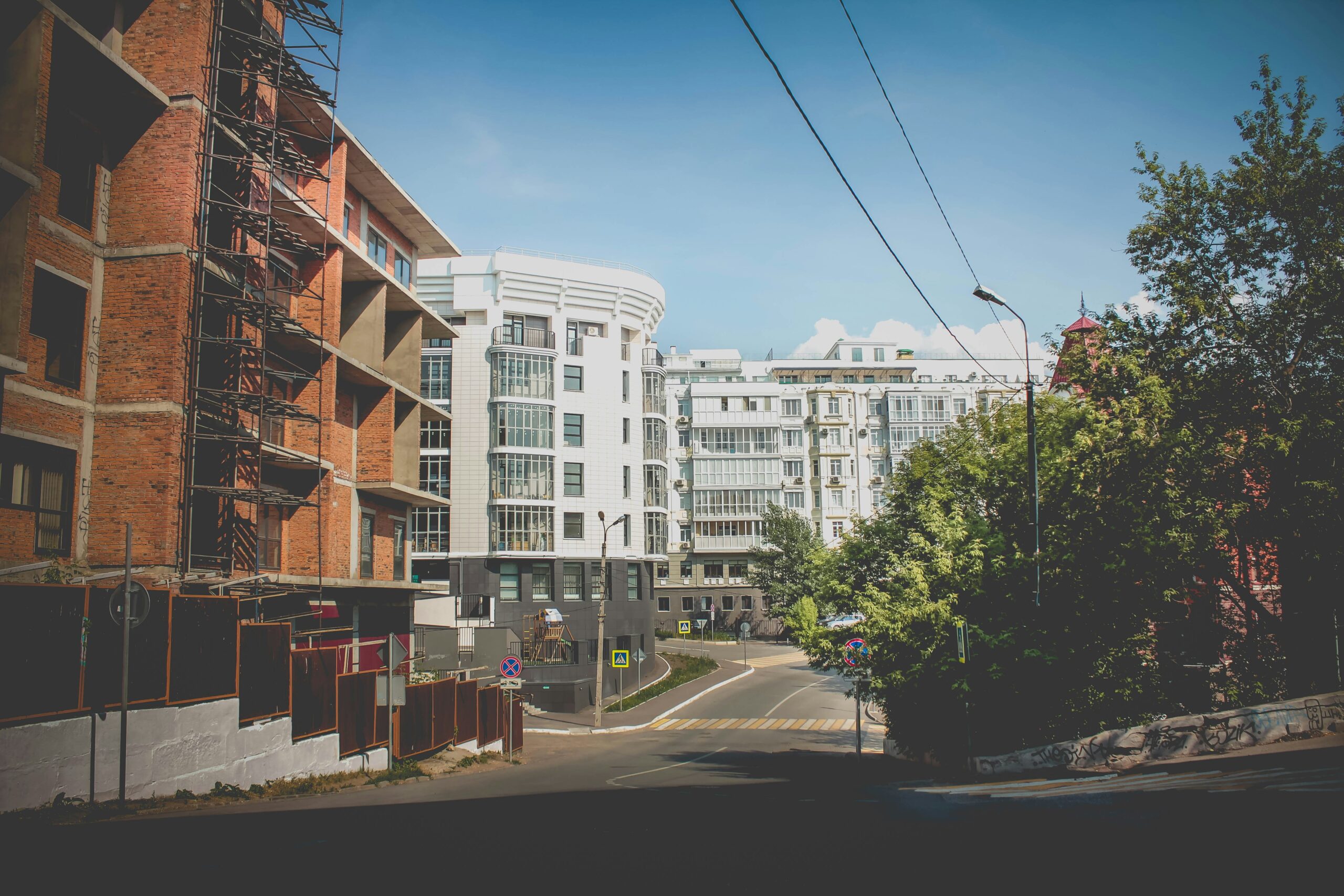 Residential rental building exterior representative of a tenant-occupied property