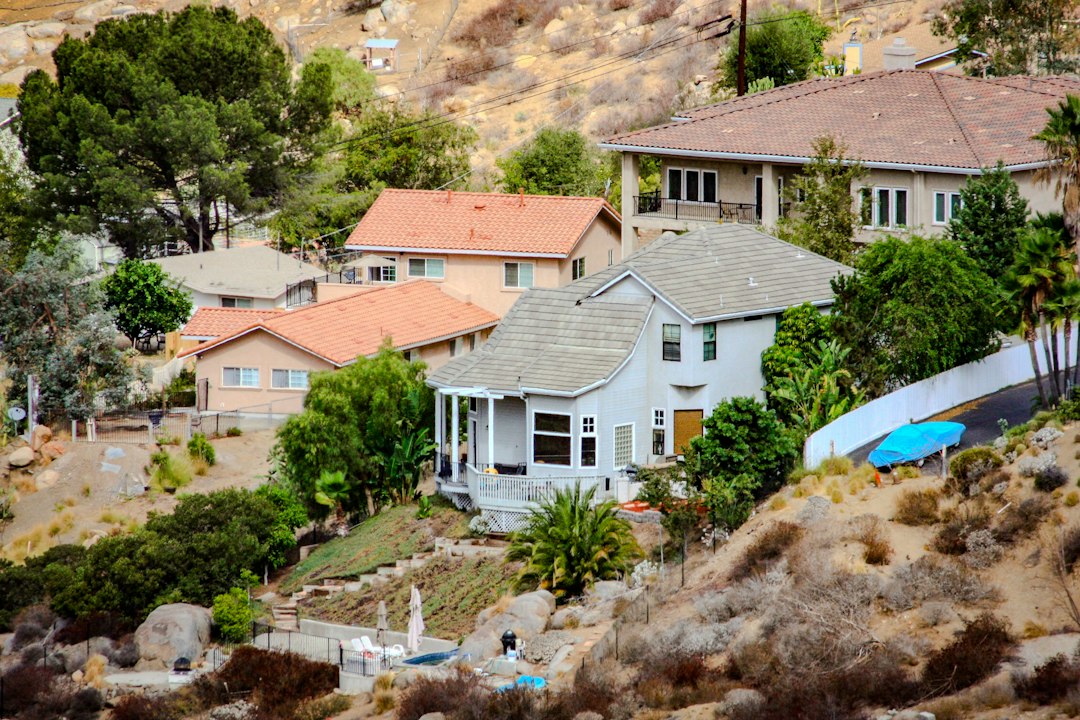 Hillside neighborhood of homes representative of Signal Hill, CA