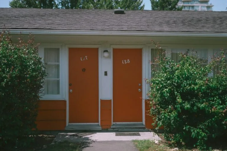 How to Evict a Tenant With No Lease in California